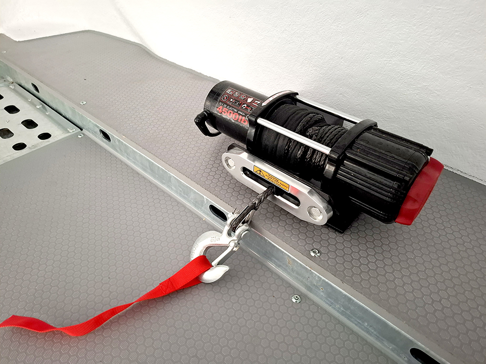 4500lbs (2000kg) Nylon Rope Winch System - with Wireless Control System